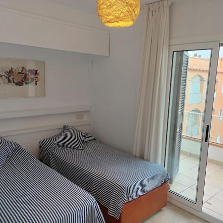 Port De'N Perris Apartment เลสกาลา ภายนอก รูปภาพ